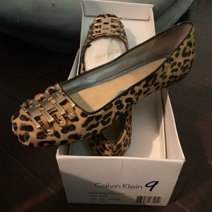 Calvin Klein “Pazia” ballet flats